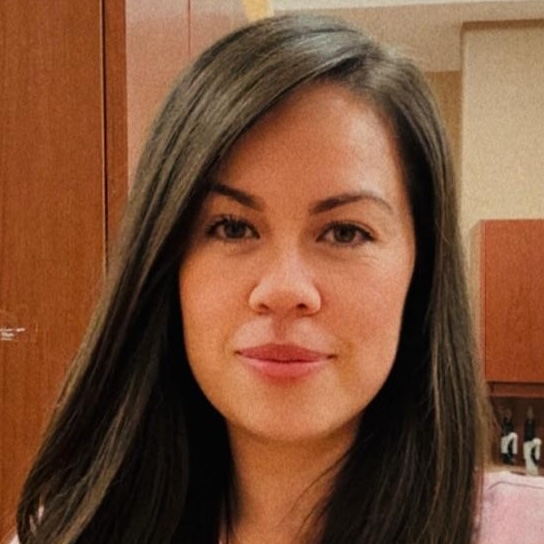 Alba Alvarez - Coordinadora de recepción en Fab Dental